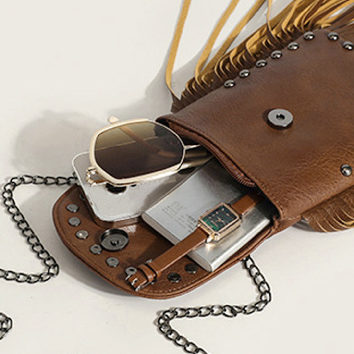 Women's Tassel Retro Rivets Personalized Mobile Chain Shoulder Bags