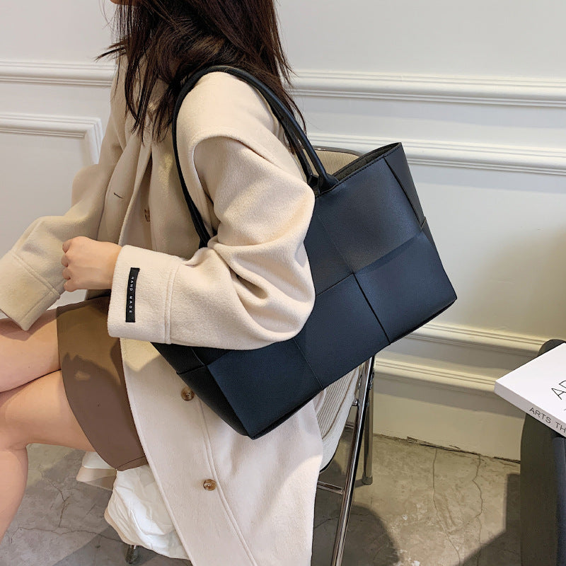 Large Capacity Fashion Woven Portable Easy Crossbody Bags
