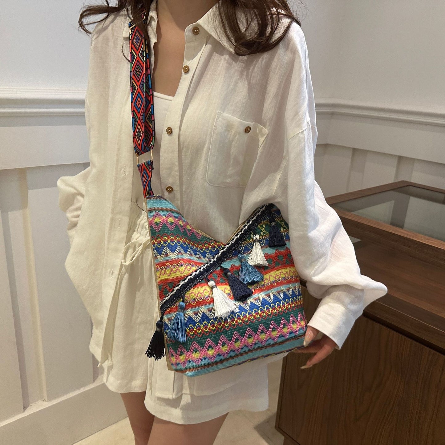 Women's Simple Artistic National Style Tassel Large Crossbody Bags