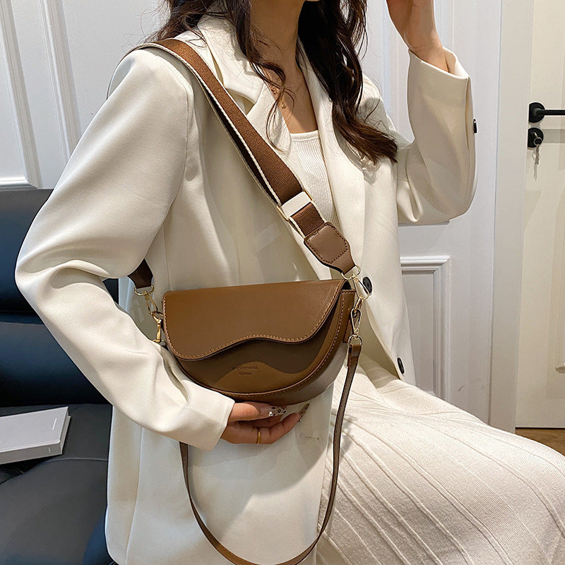 Women's Solid Color Popular Broadband Retro Textured Shoulder Bags
