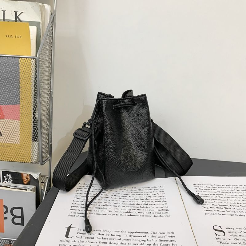 Men's Elegant Pannier Mini Earphone Cell Men's Messenger Bags