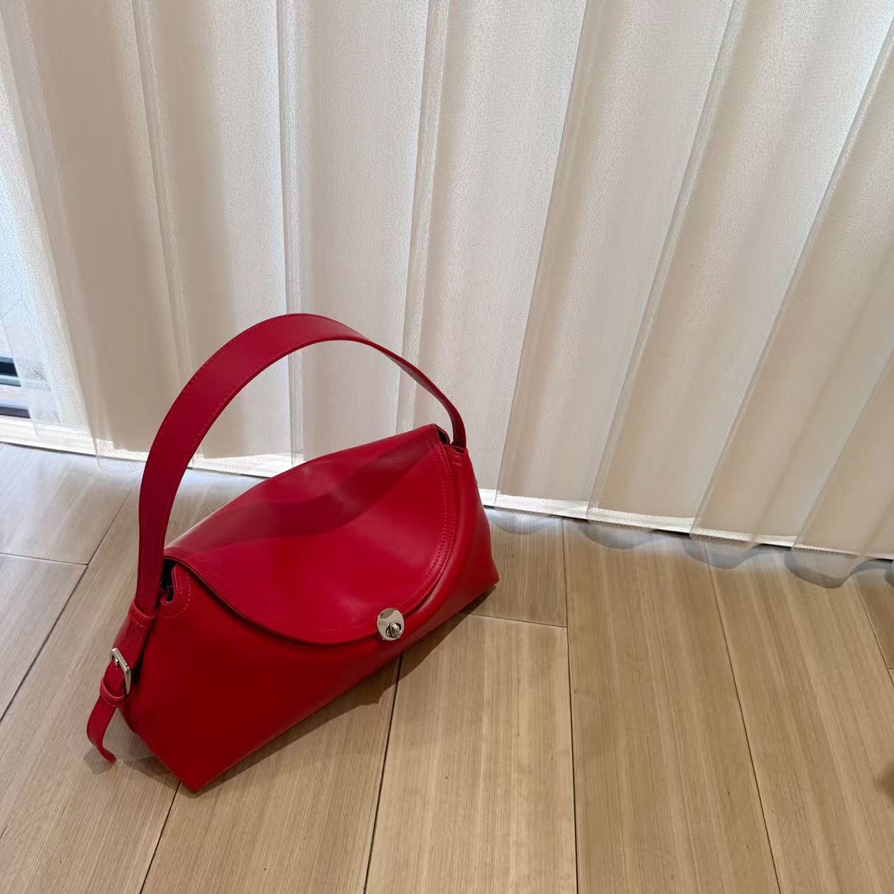 Pretty Trendy Women's Leather Versatile Large Lock