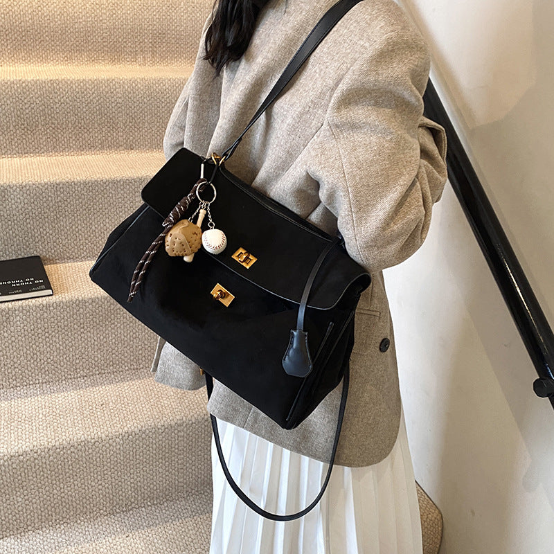 Women's Large Capacity Fashion Retro Commuter High-grade Shoulder Bags