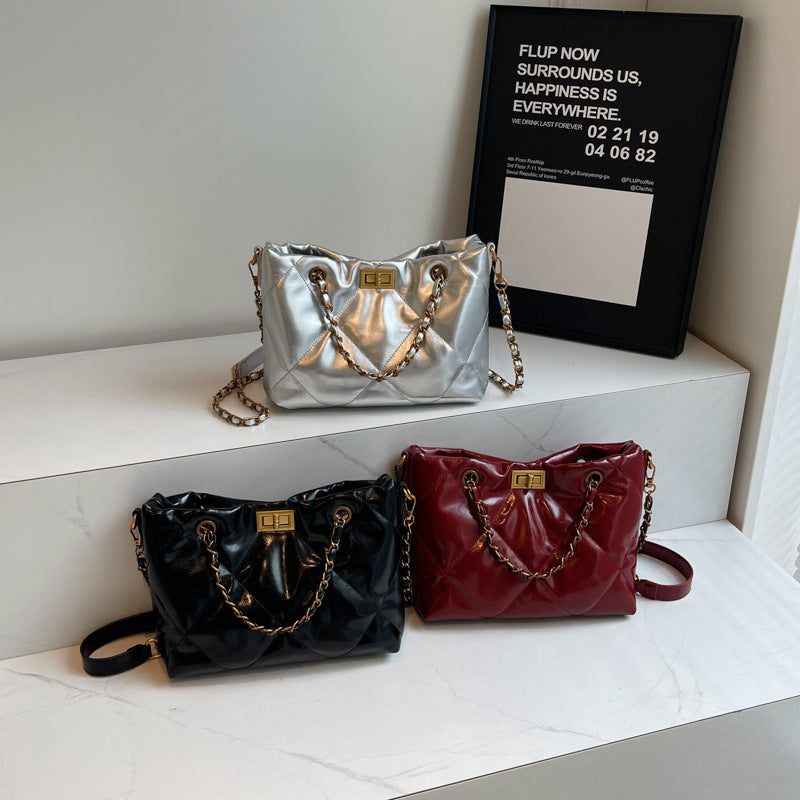 Women's High-grade Electroplated Chain Rhombic Design Trendy Armpit Bags