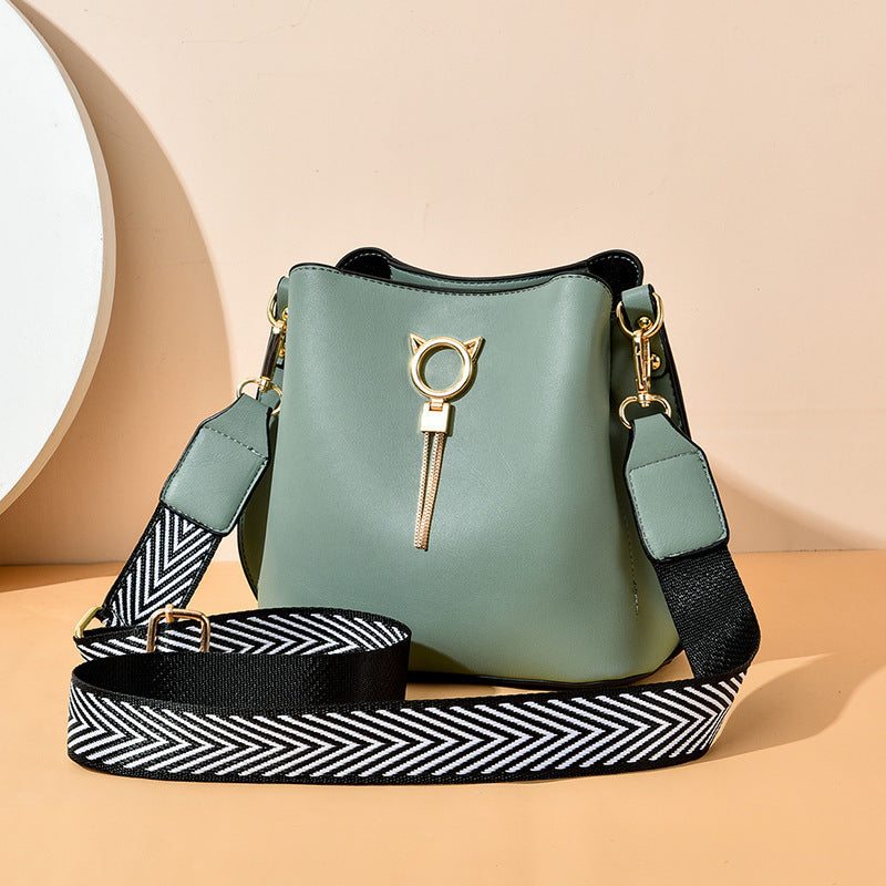 Women's Capacity Fashionable Korean Style Elegant Western Shoulder Bags