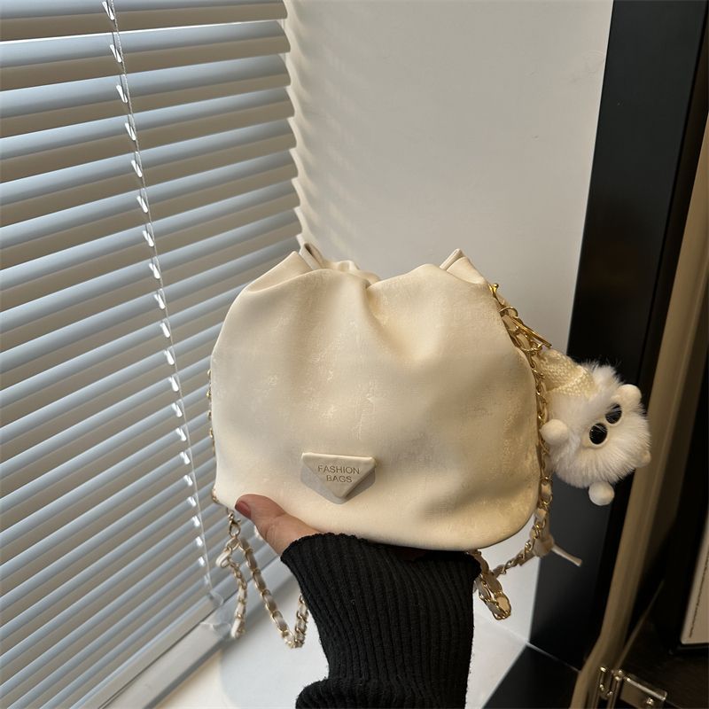 Women's Popular Korean Fashion Versatile Chain Cross Crossbody Bags