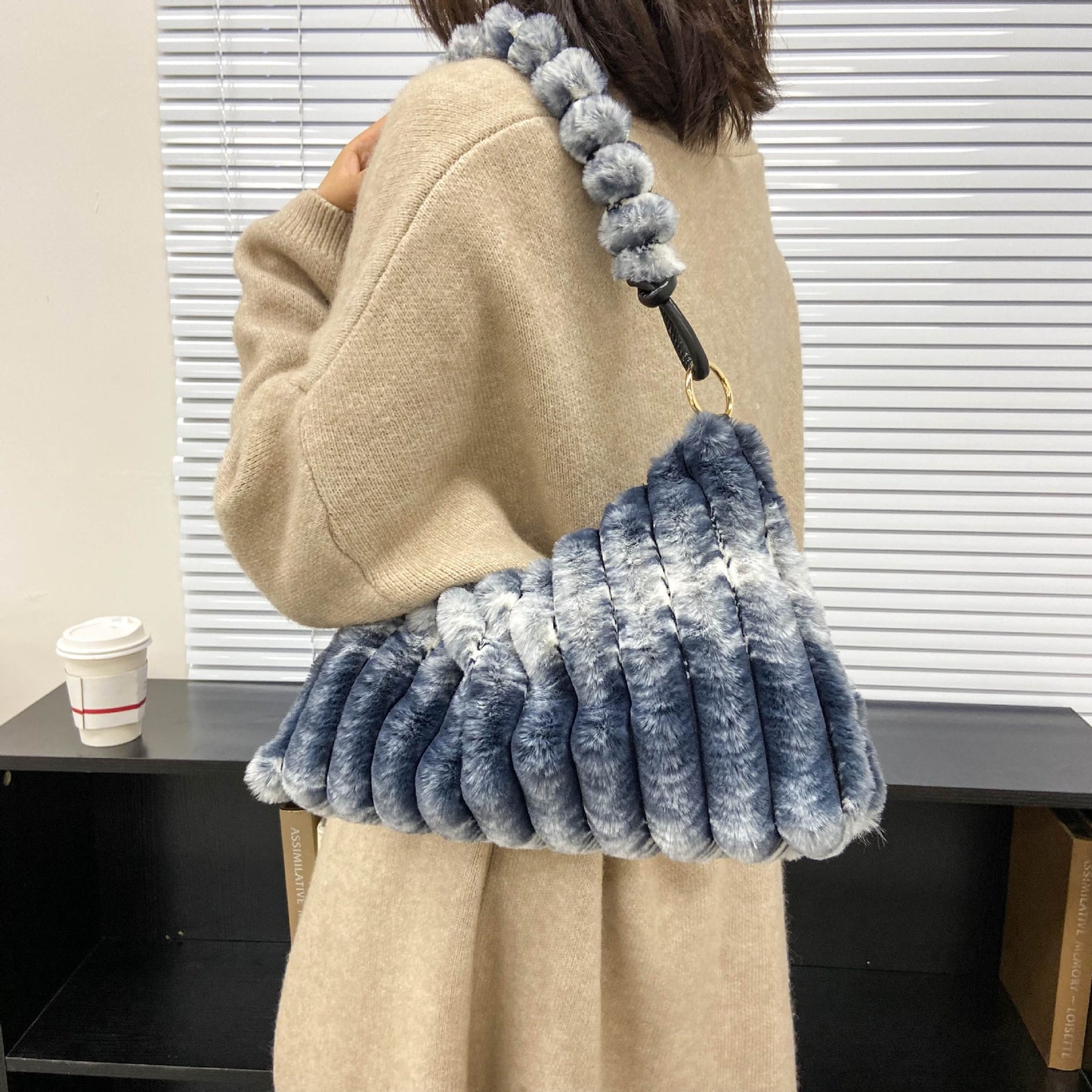 Women's Plush Fashion Simple Korean Style Temperament Tote Bags