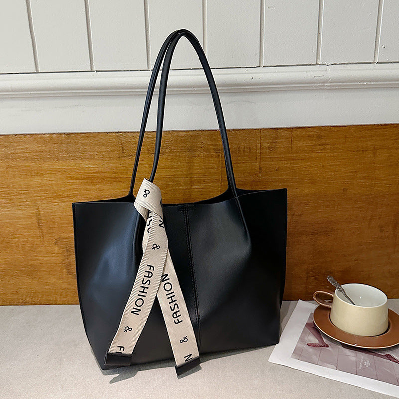 Women's Retro Solid Color Commute Large Capacity Totes Western Style Shoulder Bags