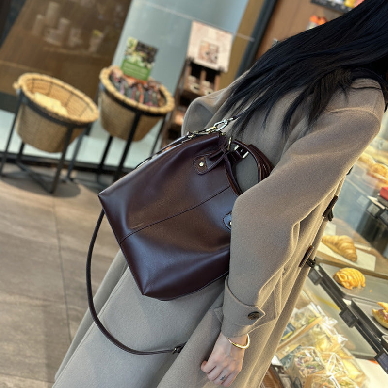 Women's Retro Stylish Good Texture Soft Leather Shoulder Bags