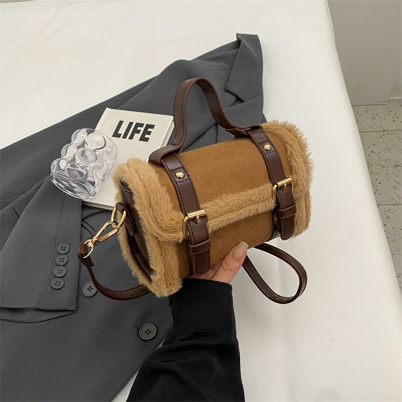 Women's French Minority Fashion Western Style Plush Shoulder Bags