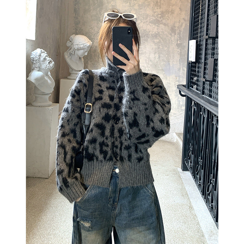 Women's High-grade Retro Stand Collar Loose Idle Knitwear
