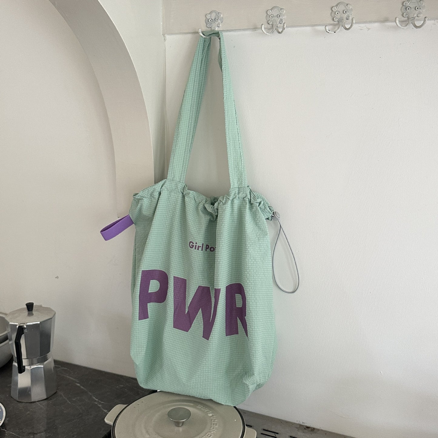 Women's Large Capacity Drawstring Design Letter Printed Shoulder Bags