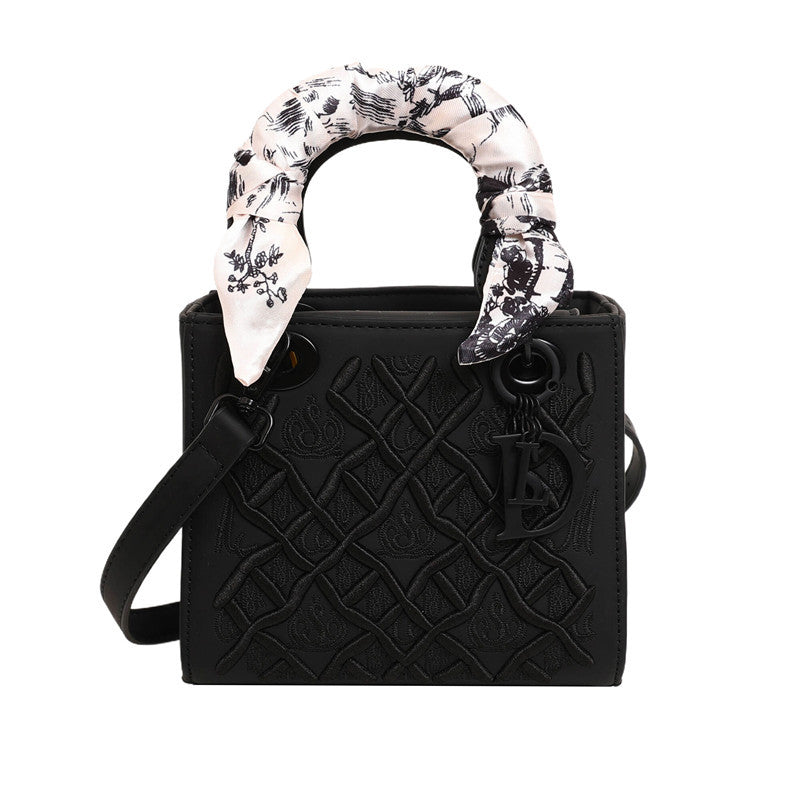 Women's Embroidered Rhombus Diana High-grade Versatile Fashion Handbags