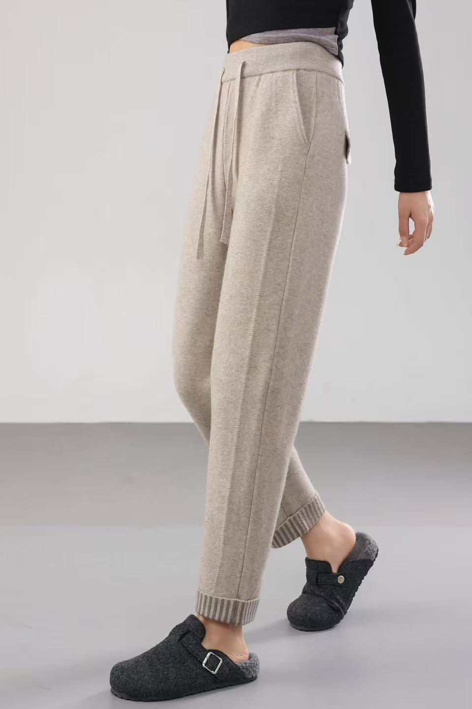 Women's Strand Thickening Tapered Air Layer Flanging Contrast Color Casual Pants