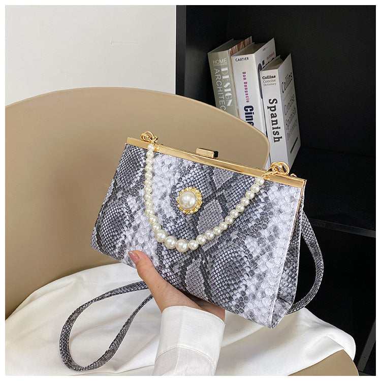 Women's Retro Fashion Snakeskin Pattern Pearl Commute Bags