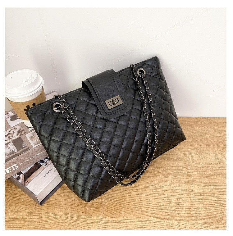 Women's Fashion Underarm Diamond Embroidery Thread Chain Tote Bags