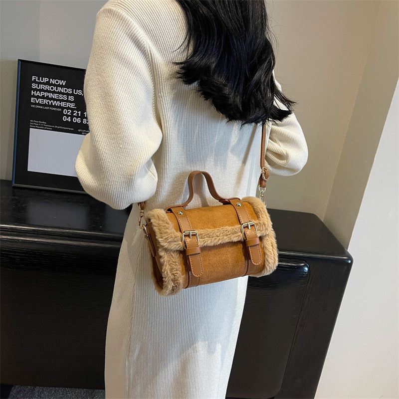 Women's French Minority Fashion Western Style Plush Shoulder Bags