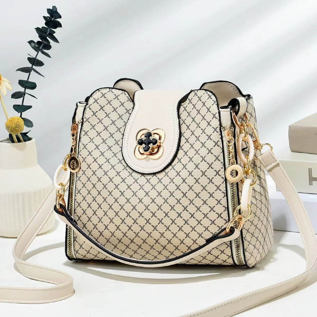 Women's Contrast Color Flip Plaid Printed Large Capacity Crossbody Bags