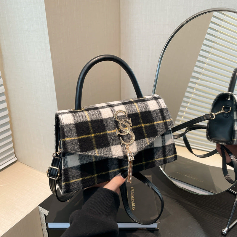 Women's Plaid Tassel Winter Simple Fashionable Western Shoulder Bags