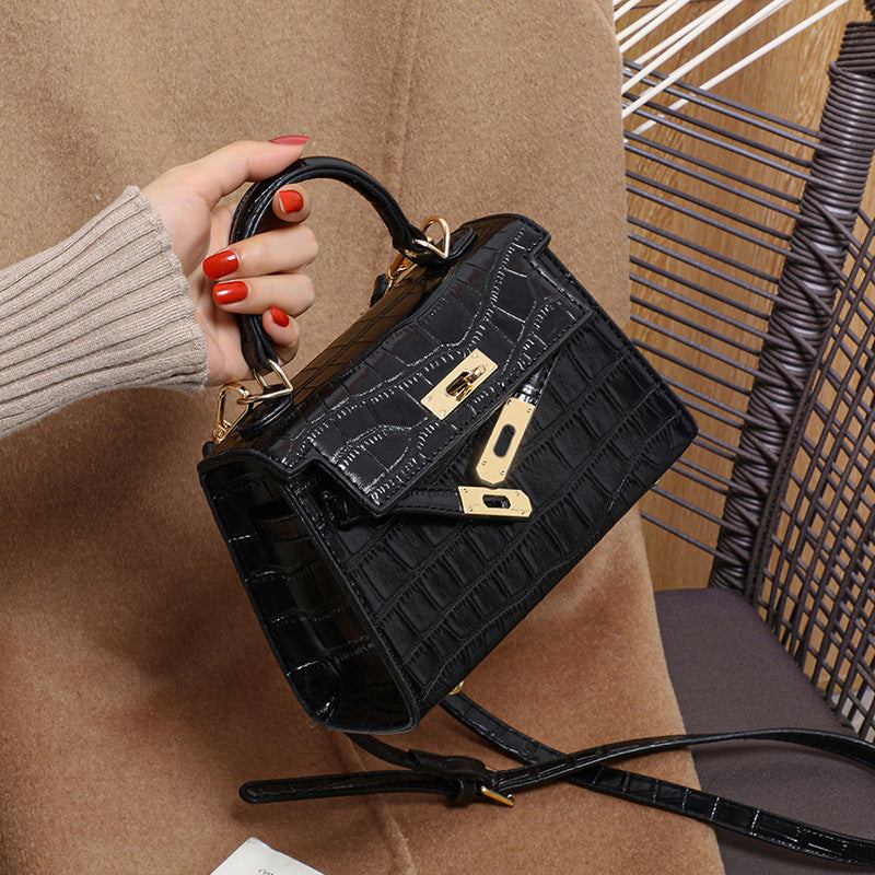 Women's Fashion Underarm Mini Light Luxury Portable Crossbody Bags