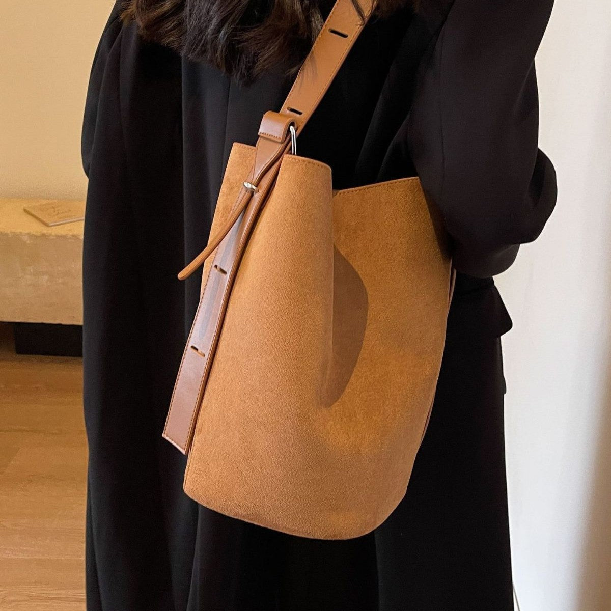 Women's Large Capacity Autumn Versatile Retro Frosted Shoulder Bags