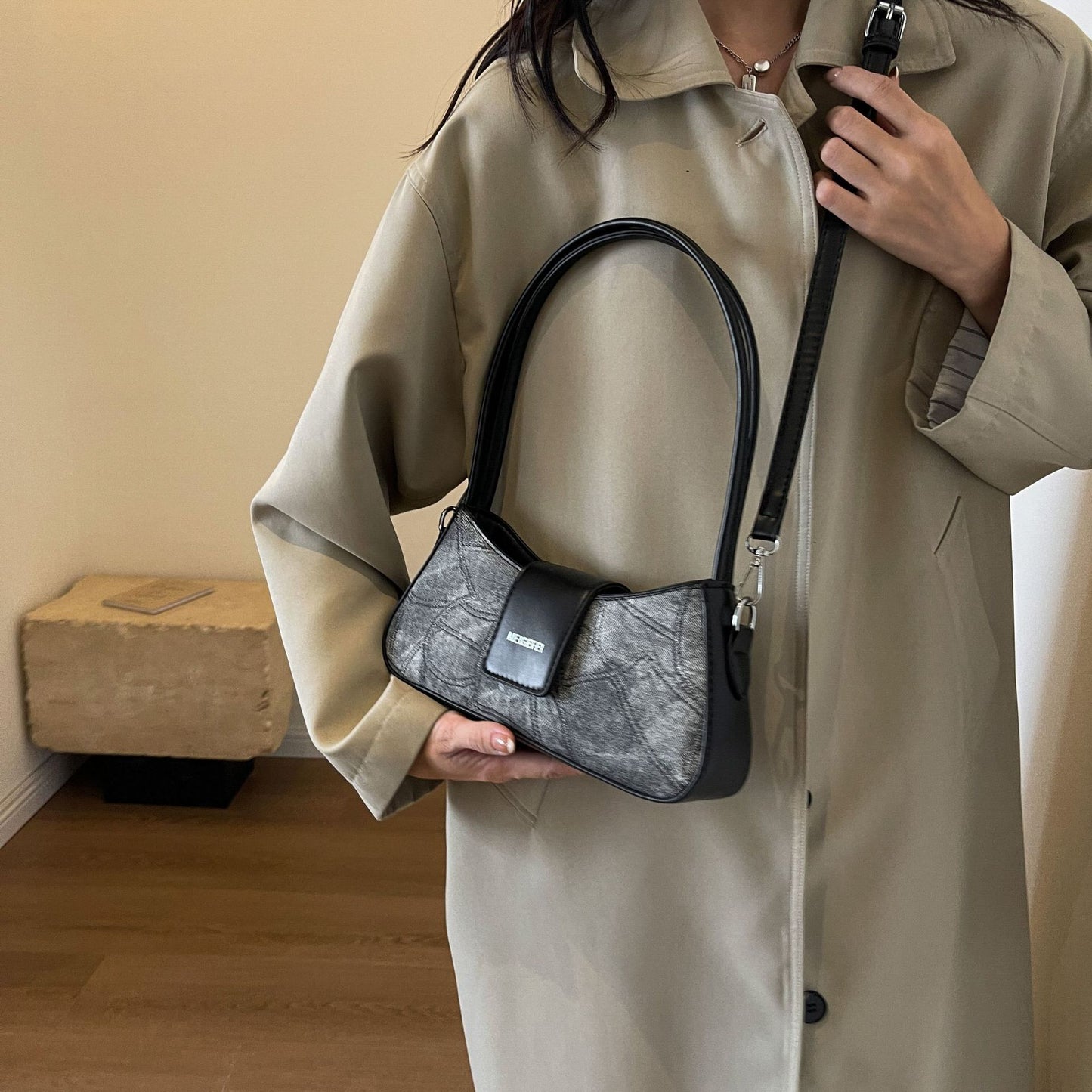 Women's Fashion Design Underarm Niche Western Style Bags