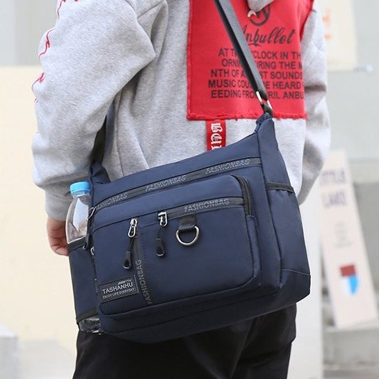 Men's Innovative Large Capacity Waterproof Hard-wearing Men's Messenger Bags