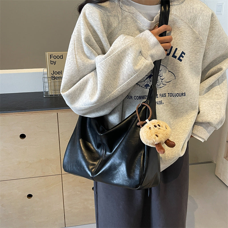 Women's Large Capacity Fashionable Retro Commuter Shoulder Bags