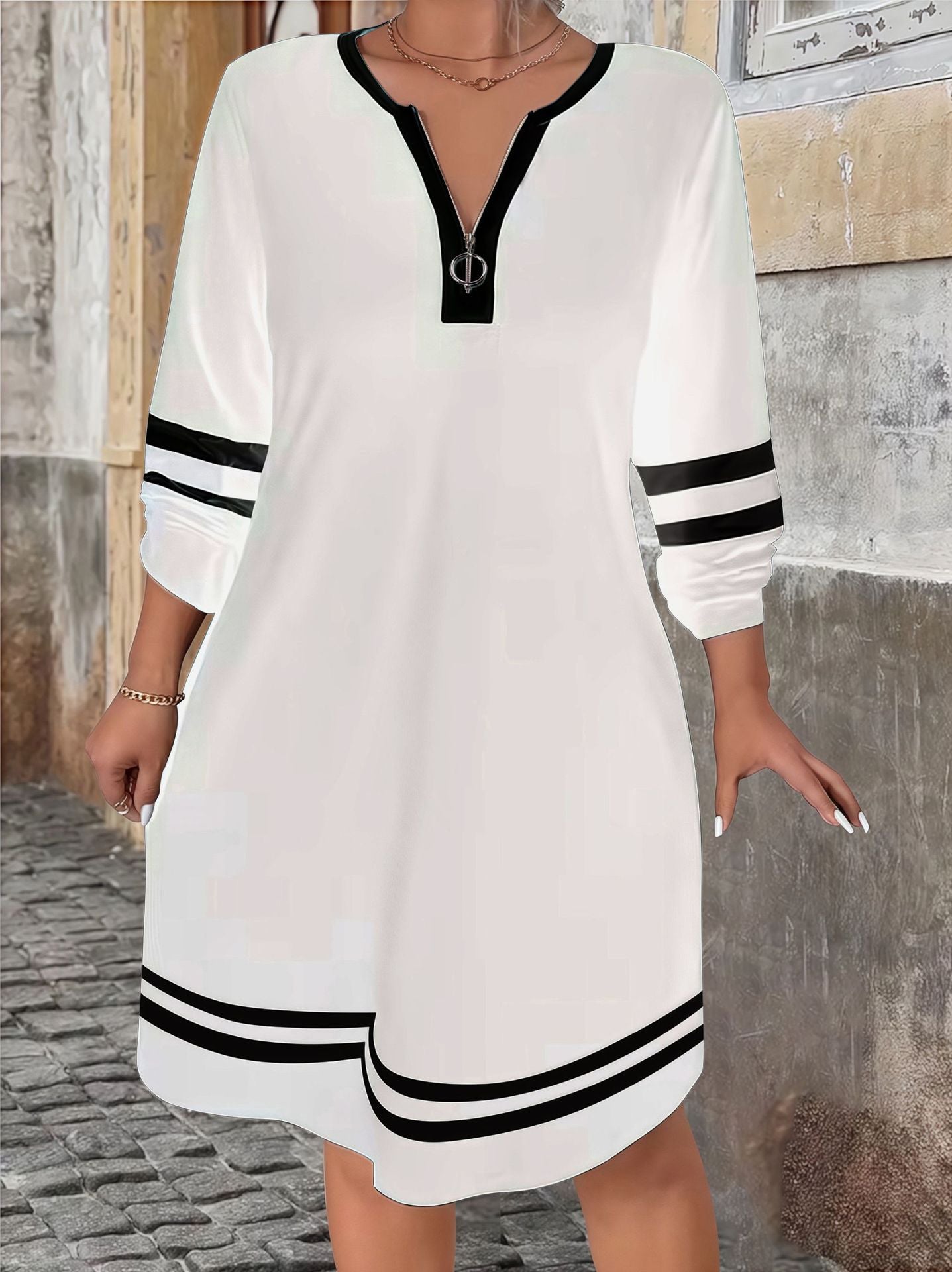 Women's Striped Print Zipped Round Neck Dress