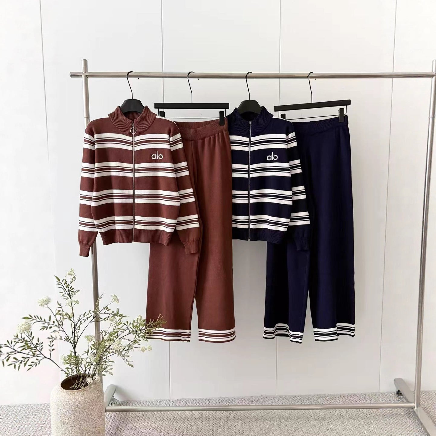 Women's Embroidery Fashion Long Sleeve Bottoming Shirt Sweaters