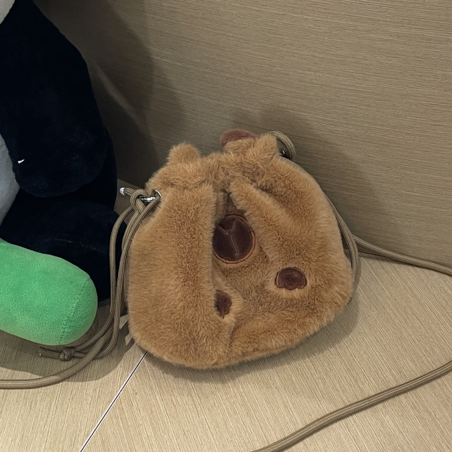 Good-looking Plush Cartoon Drawstring Cute Capybara Stationery Storage Crossbody Bags