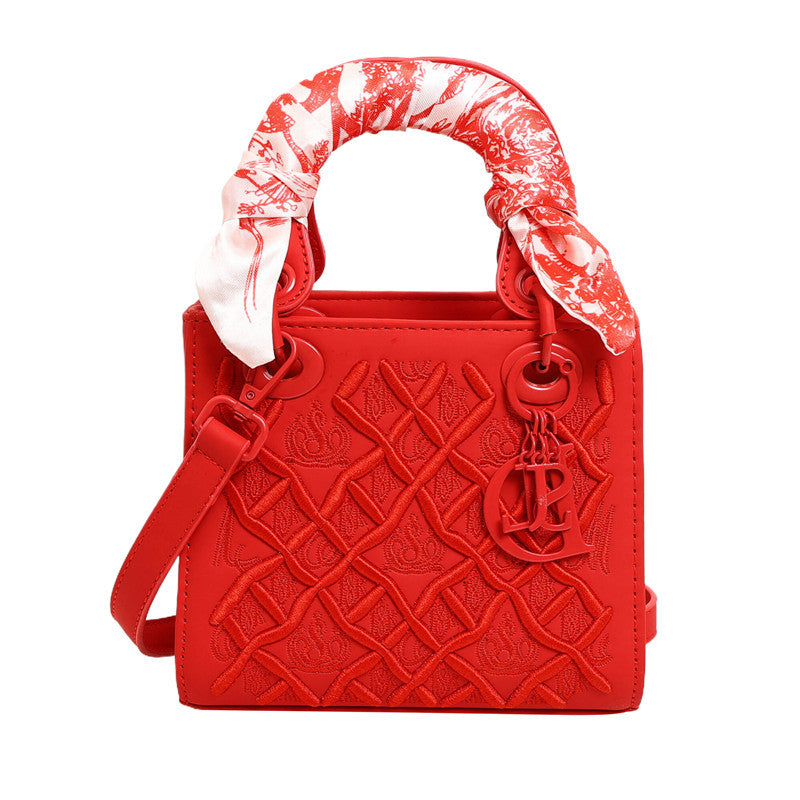 Women's Embroidered Rhombus Diana High-grade Versatile Fashion Handbags