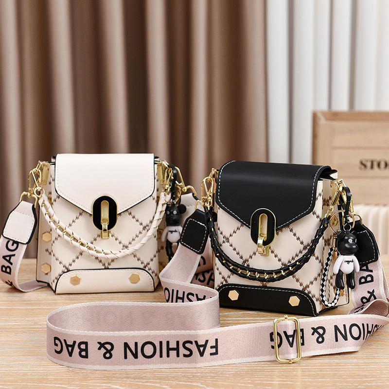 Women's Fashion Embroidery Thread Chain Mini Crossbody Bags