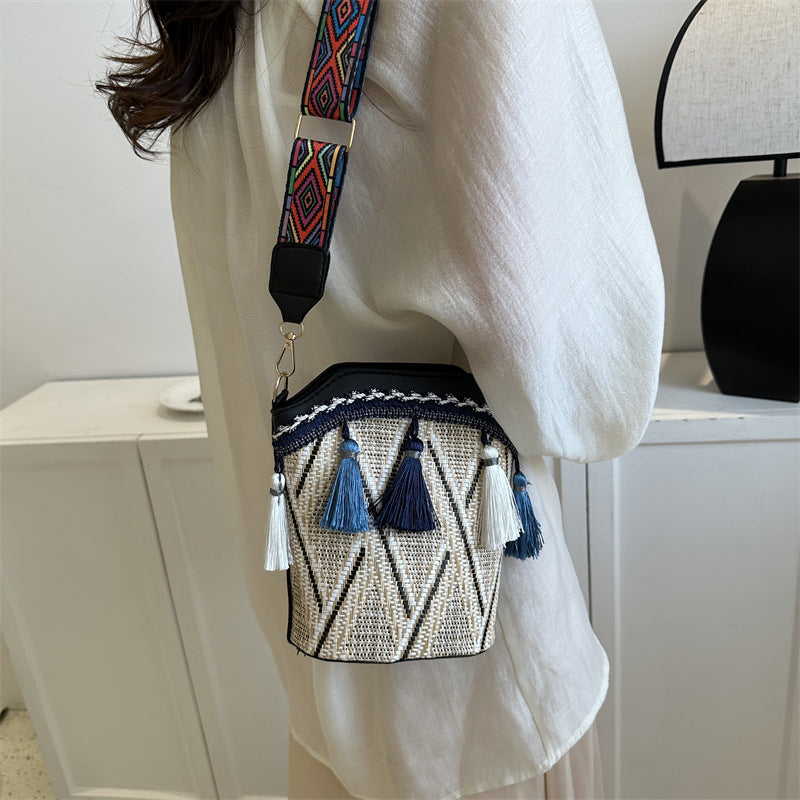 Women's Korean Fashion Artistic Ethnic Style Tassel Shoulder Bags