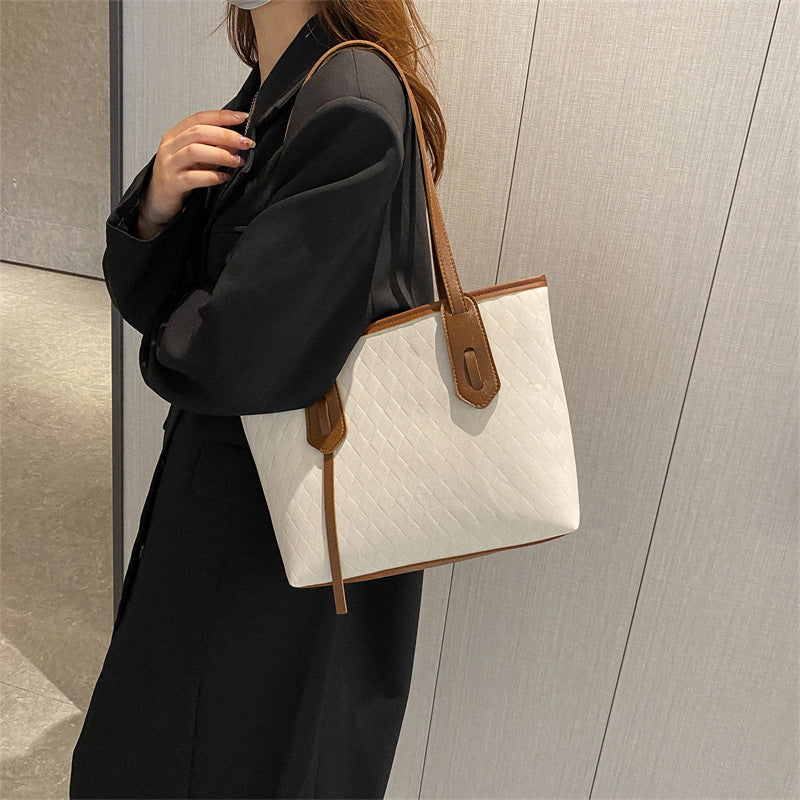 Women's Early Autumn Commuter Large Capacity Fashion Retro Crossbody Bags