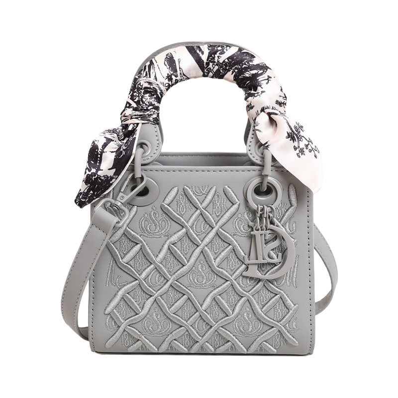 Women's Embroidered Rhombus Diana High-grade Versatile Fashion Handbags