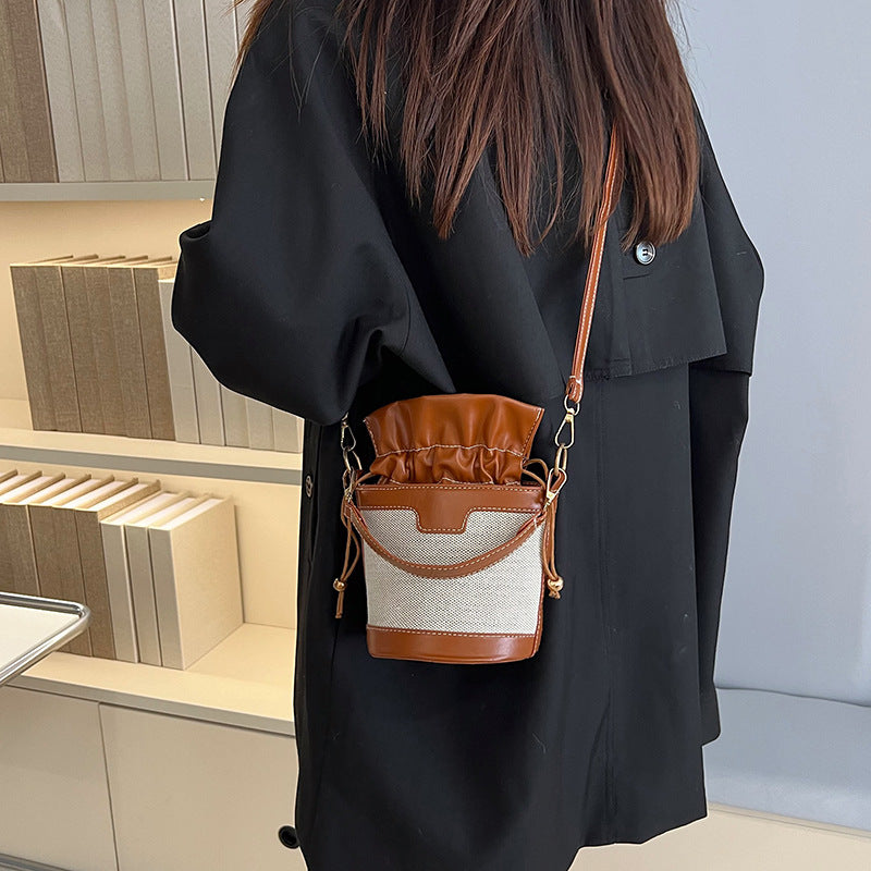 Women's Fashion Retro Leisure Commute Minority Simple Shoulder Bags