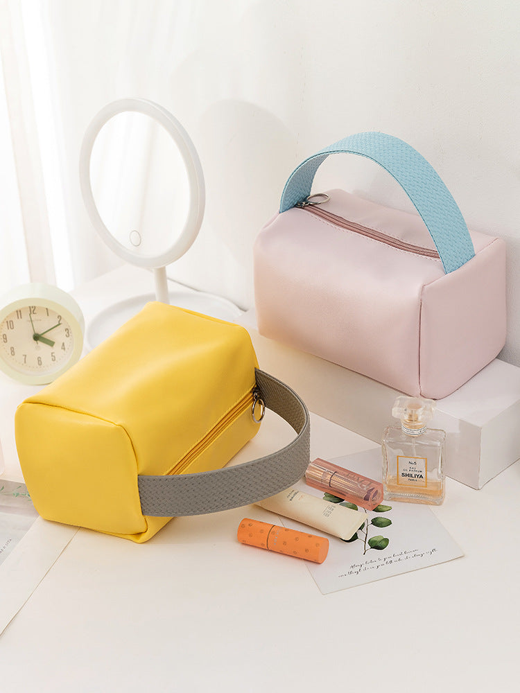 Slouchy Durable Pretty Electric Special Shooting Cosmetic Bags