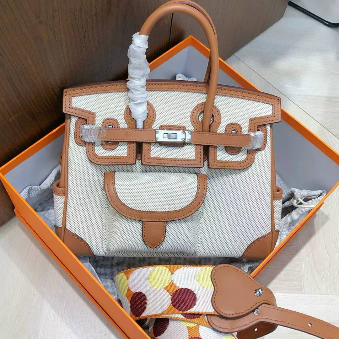 Design High Fashion Canvas With Cowhide Handbags