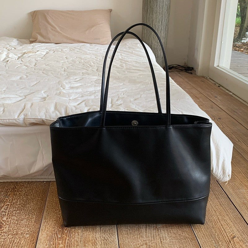 Women's Simple Korean Style Soft Leather Textured Large Capacity Commuter Shoulder Bags