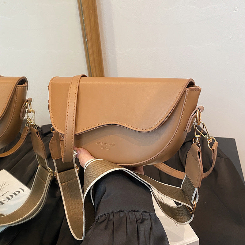Women's Solid Color Popular Broadband Retro Textured Shoulder Bags