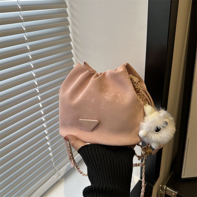 Women's Popular Korean Fashion Versatile Chain Cross Crossbody Bags