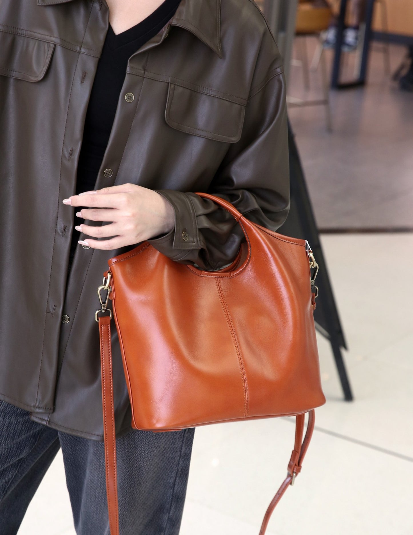 Women's First Layer Cowhide Retro Portable High-grade Shoulder Bags