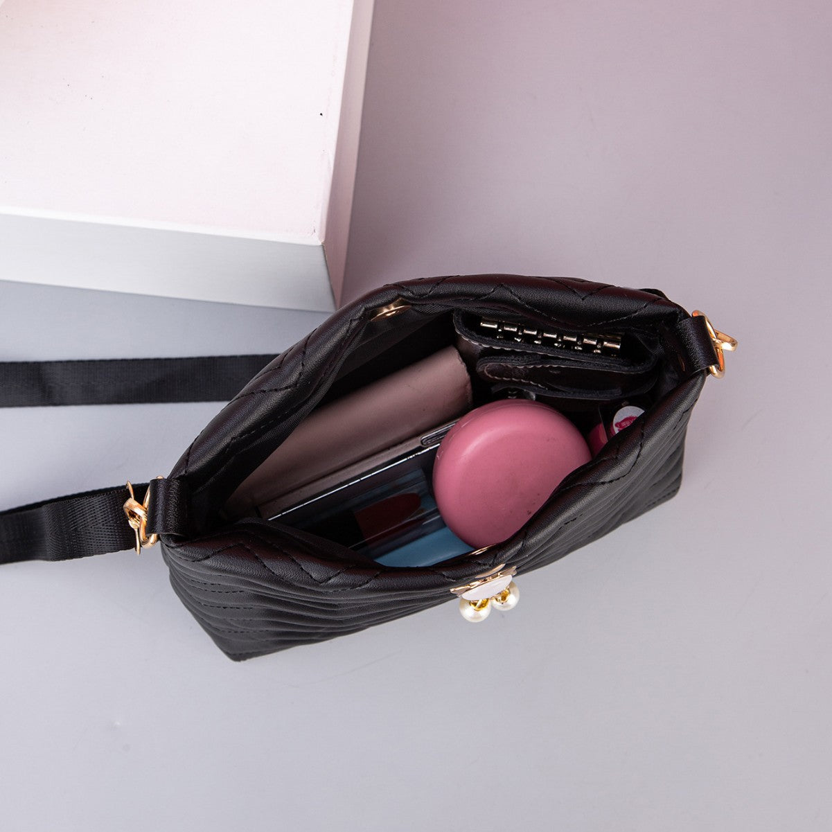 Women's Fashion Wave Pattern Sewing Line Artificial Shoulder Bags