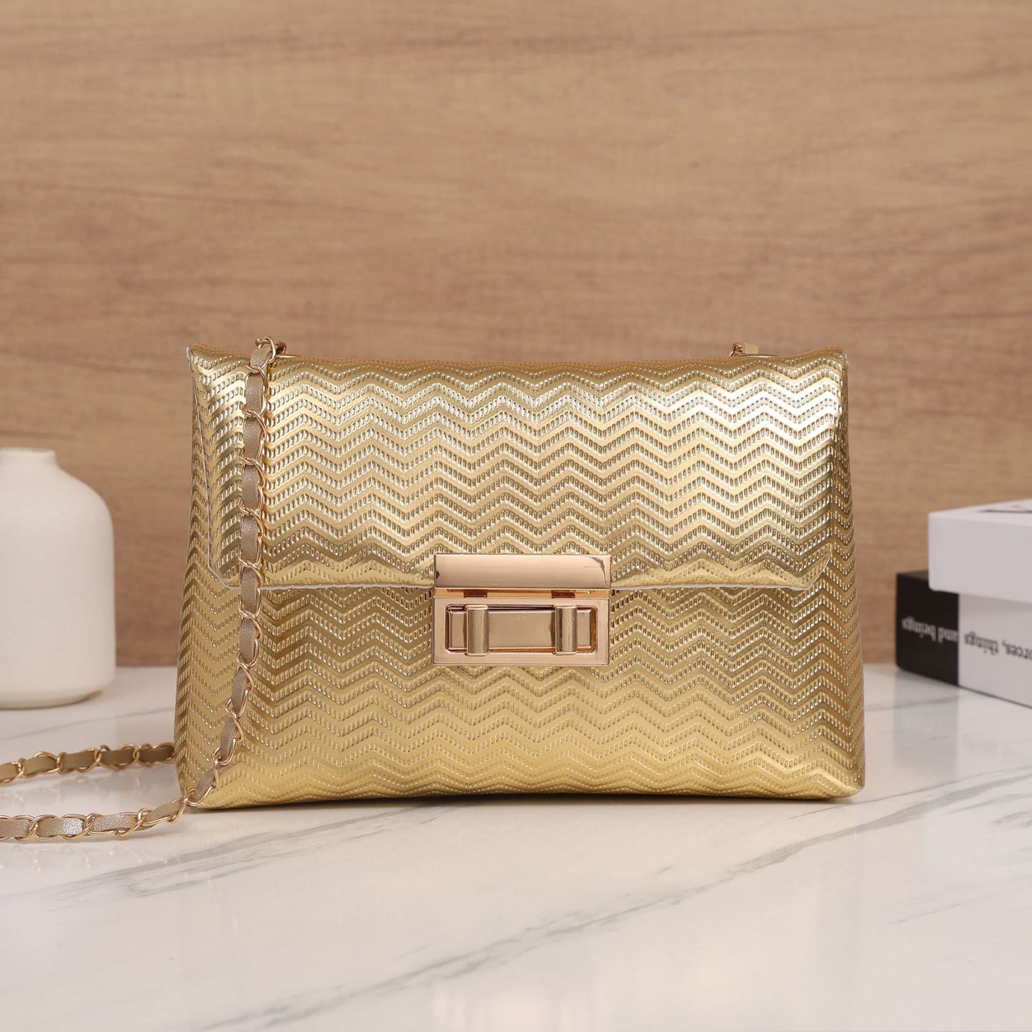 Women's Embroidered Fashion Pouch Korean Style Chain Crossbody Bags