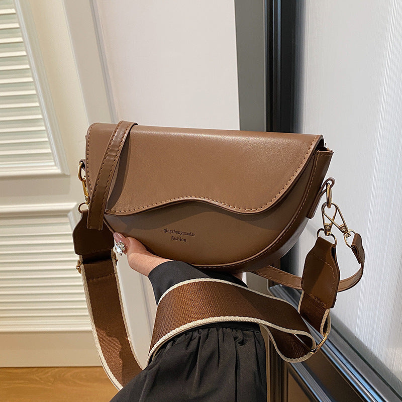 Women's Solid Color Popular Broadband Retro Textured Shoulder Bags