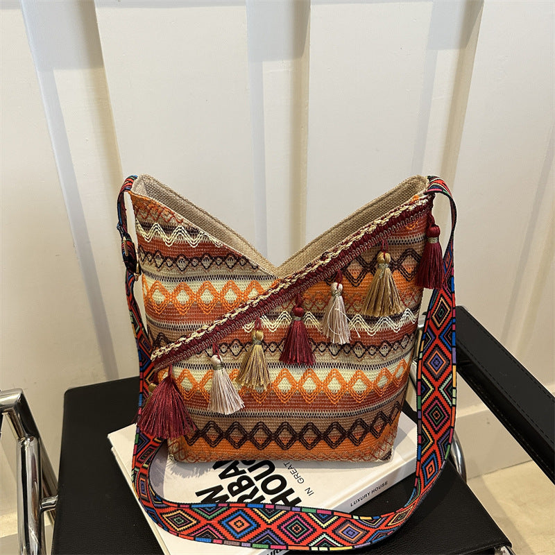 Women's Simple Artistic National Style Tassel Large Crossbody Bags