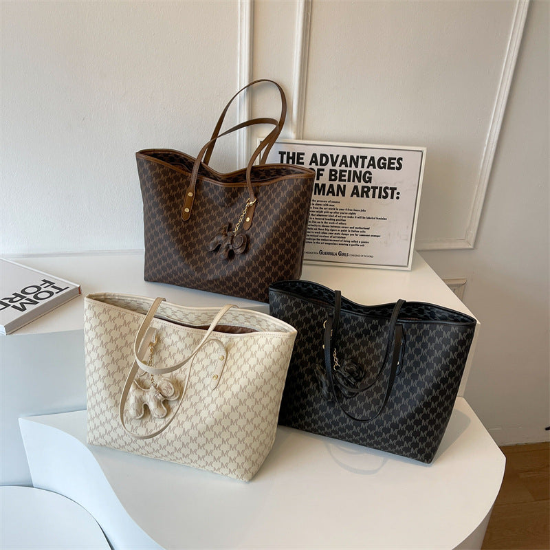 Women's Light Luxury Large Capacity Commuter Hand Tote Bags