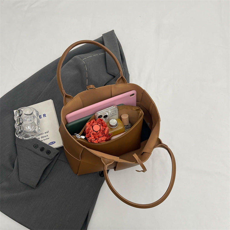 Women's Large Capacity Autumn Fashion Personalized Solid Shoulder Bags