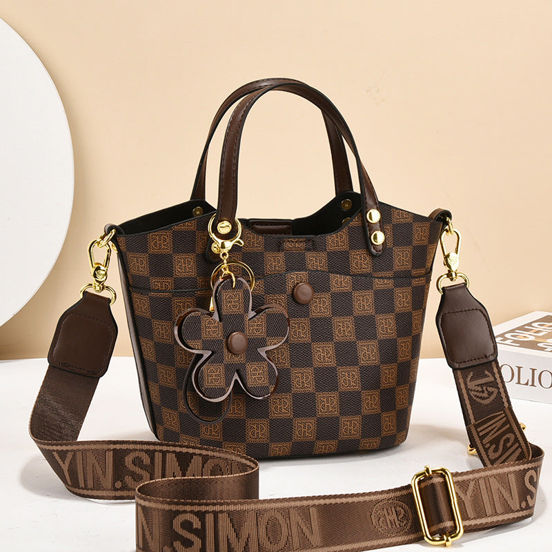 Women's Fashionable Large Capacity Vegetable Basket High Shoulder Bags